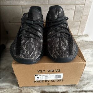 Yeezy Boost 350 V2 'MX Dark Salt